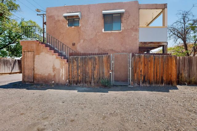 1109 Coal Avenue SW, Albuquerque, NM 87102