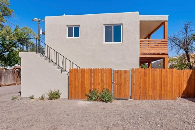 1109 Coal Avenue SW, Albuquerque, NM 87102