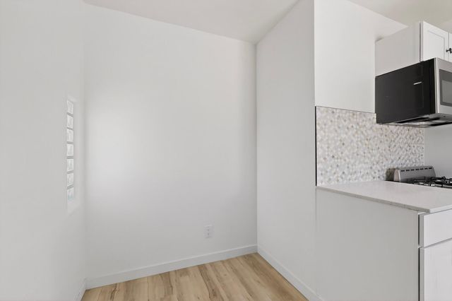 1109 Coal Avenue SW, Albuquerque, NM 87102
