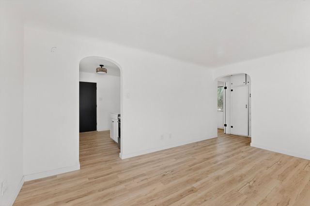 1109 Coal Avenue SW, Albuquerque, NM 87102