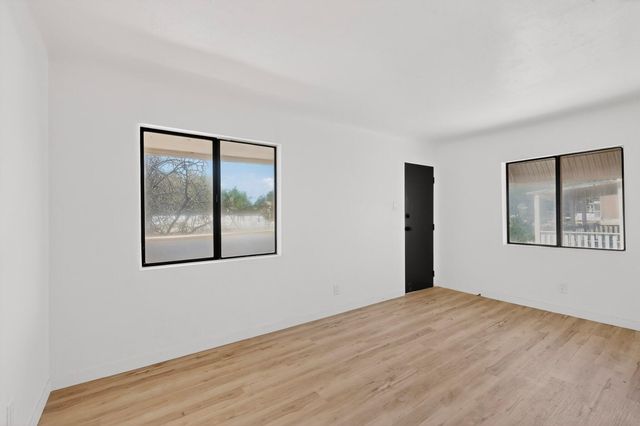 1109 Coal Avenue SW, Albuquerque, NM 87102