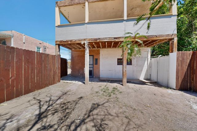 1109 Coal Avenue SW, Albuquerque, NM 87102
