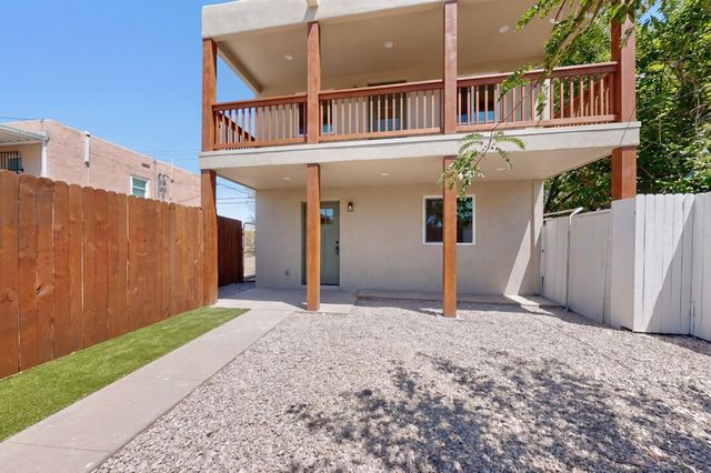 1109 Coal Avenue SW, Albuquerque, NM 87102