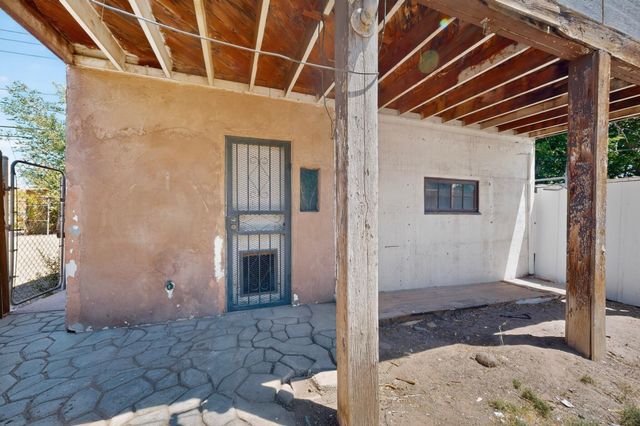 1109 Coal Avenue SW, Albuquerque, NM 87102