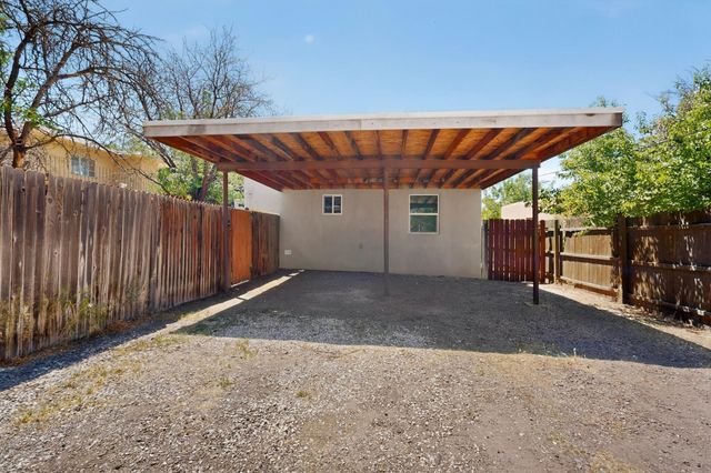 1109 Coal Avenue SW, Albuquerque, NM 87102