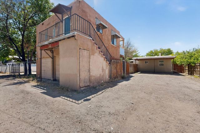 1109 Coal Avenue SW, Albuquerque, NM 87102