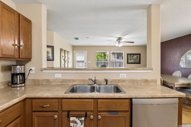 27011 Rustic Cabin, San Antonio, TX 78260
