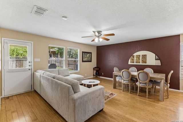 27011 Rustic Cabin, San Antonio, TX 78260
