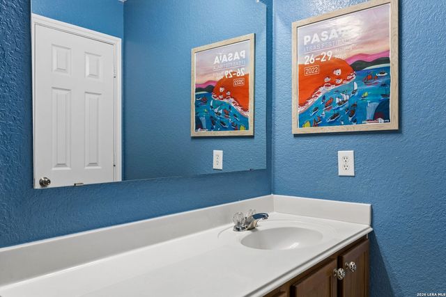 27011 Rustic Cabin, San Antonio, TX 78260