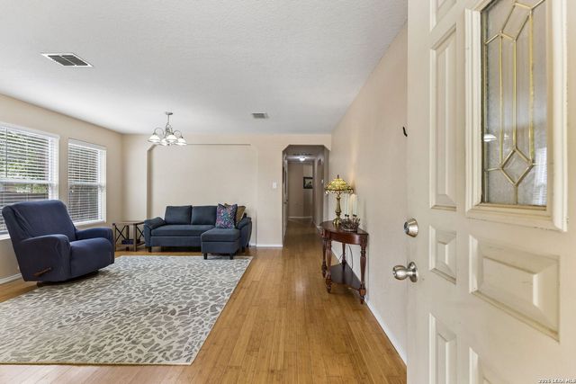 27011 Rustic Cabin, San Antonio, TX 78260