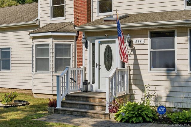 498 Miller Place Road, Miller Place, NY 11764