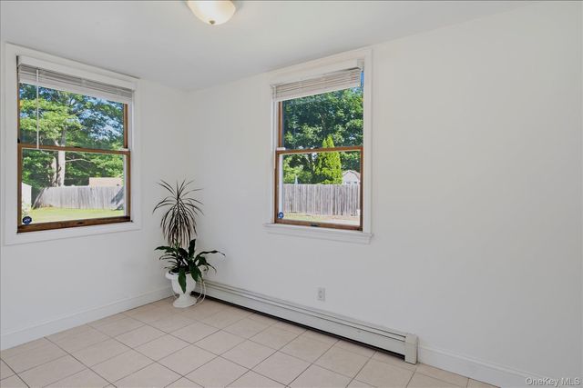 498 Miller Place Road, Miller Place, NY 11764