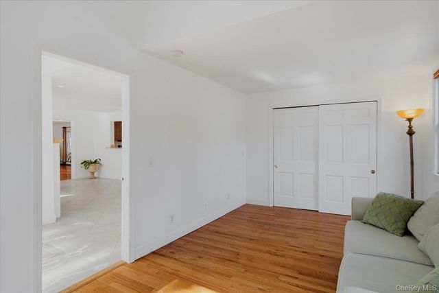 498 Miller Place Road, Miller Place, NY 11764