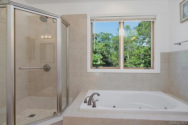 498 Miller Place Road, Miller Place, NY 11764