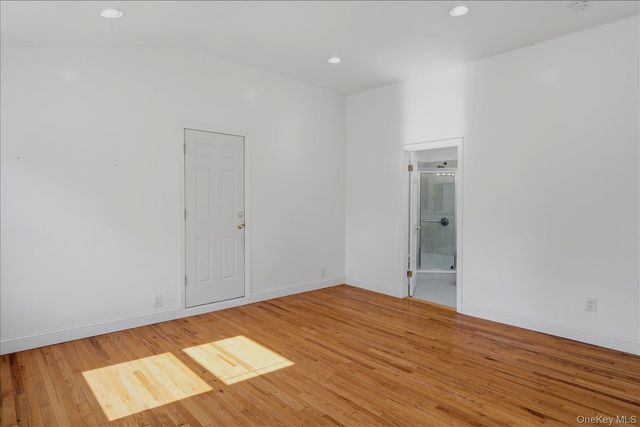 498 Miller Place Road, Miller Place, NY 11764