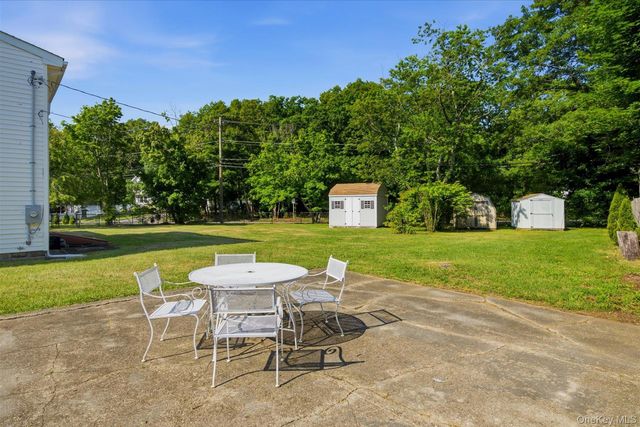 498 Miller Place Road, Miller Place, NY 11764
