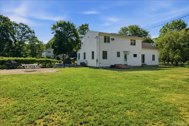 498 Miller Place Road, Miller Place, NY 11764