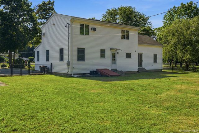 498 Miller Place Road, Miller Place, NY 11764