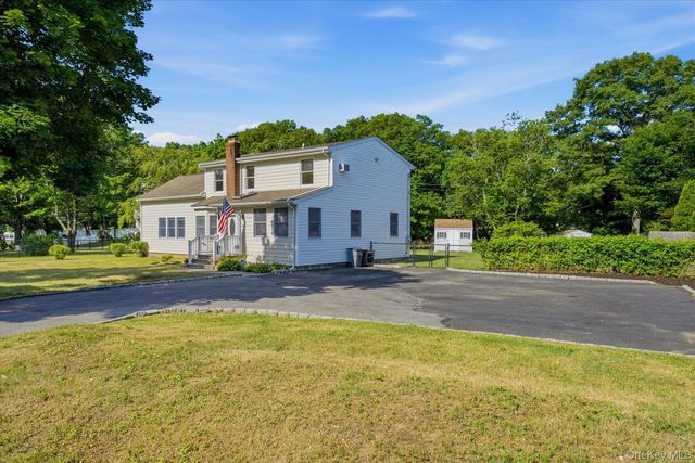 498 Miller Place Road, Miller Place, NY 11764