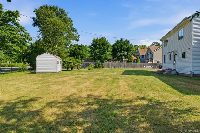 498 Miller Place Road, Miller Place, NY 11764