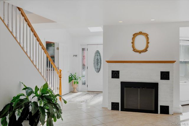 498 Miller Place Road, Miller Place, NY 11764