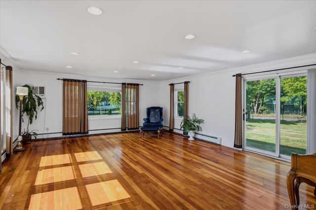 498 Miller Place Road, Miller Place, NY 11764