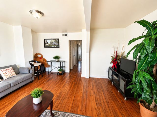 2412 N Lorel Avenue, Chicago, IL 60639