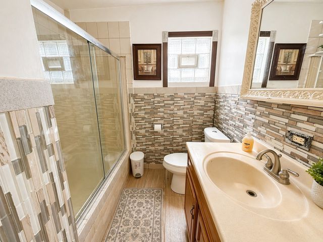 2412 N Lorel Avenue, Chicago, IL 60639