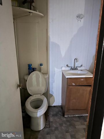 1192 YORKSHIP SQ, Camden, NJ 08104