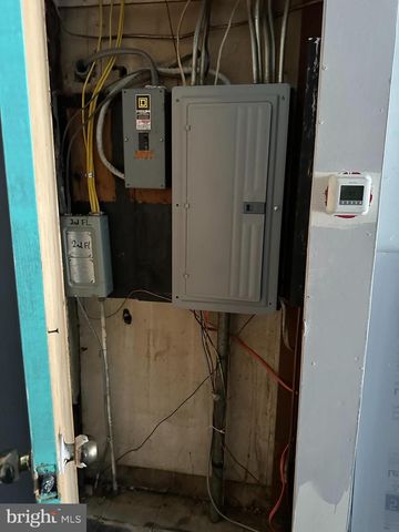 1192 YORKSHIP SQ, Camden, NJ 08104