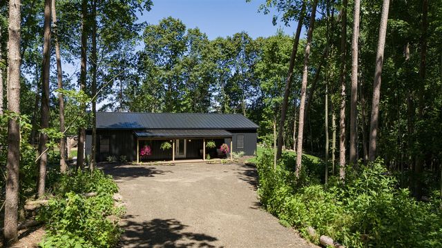30996 22nd Street, Kalamazoo, MI 49009