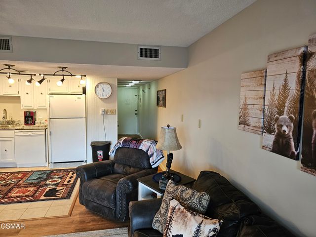 1081 COVE Road, Sevierville, TN 37876