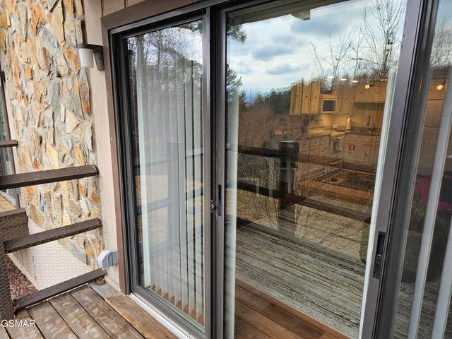 1081 COVE Road, Sevierville, TN 37876