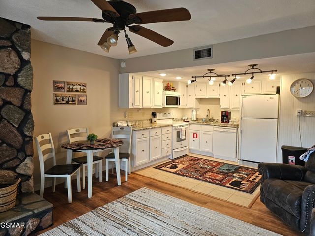 1081 COVE Road, Sevierville, TN 37876