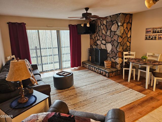 1081 COVE Road, Sevierville, TN 37876