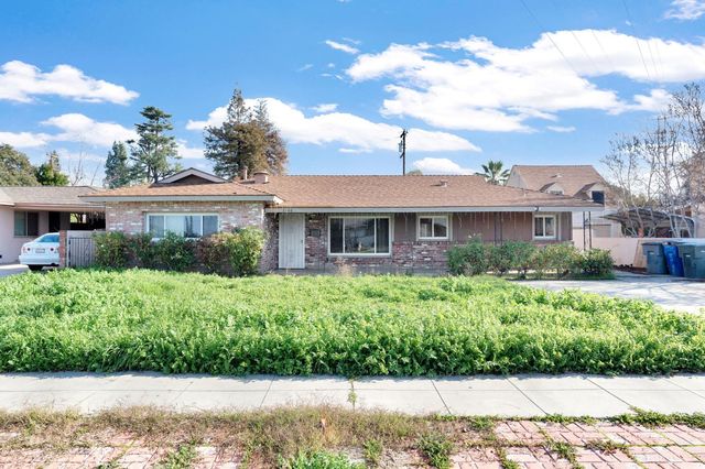 2146 N Maple Avenue, Fresno, CA 93703