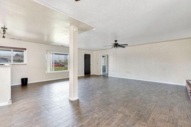 2146 N Maple Avenue, Fresno, CA 93703