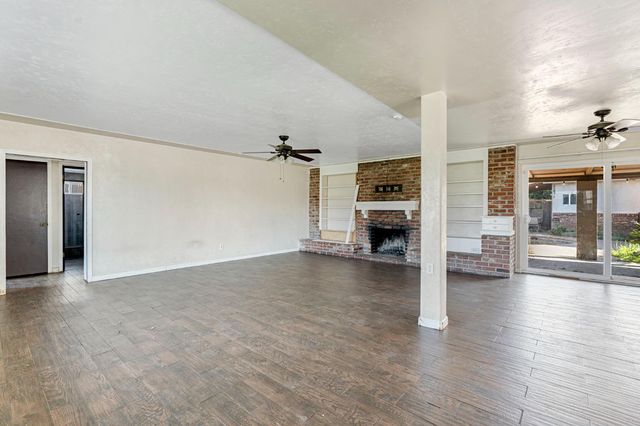 2146 N Maple Avenue, Fresno, CA 93703