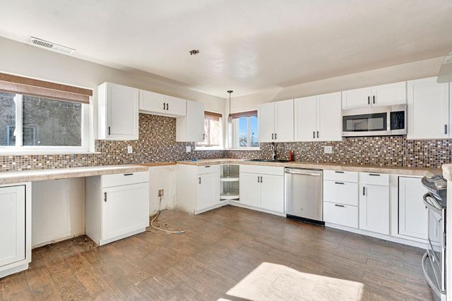 2146 N Maple Avenue, Fresno, CA 93703