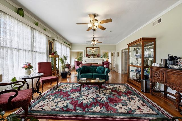 347 E 3RD AVENUE, Mount Dora, FL 32757