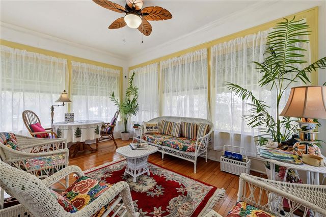 347 E 3RD AVENUE, Mount Dora, FL 32757