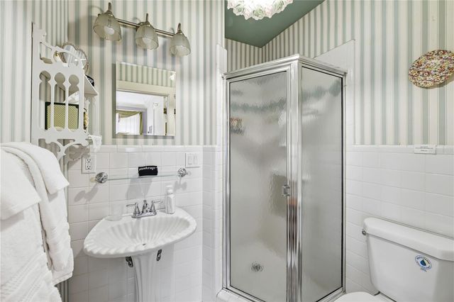 347 E 3RD AVENUE, Mount Dora, FL 32757