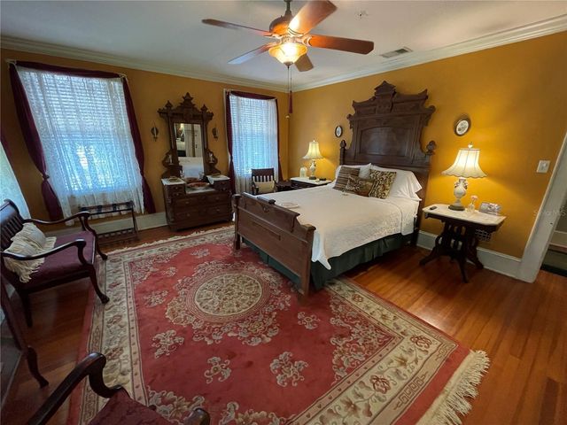 347 E 3RD AVENUE, Mount Dora, FL 32757