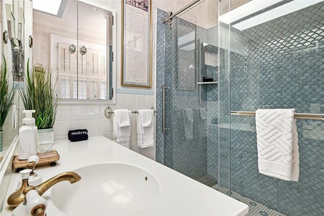 347 E 3RD AVENUE, Mount Dora, FL 32757