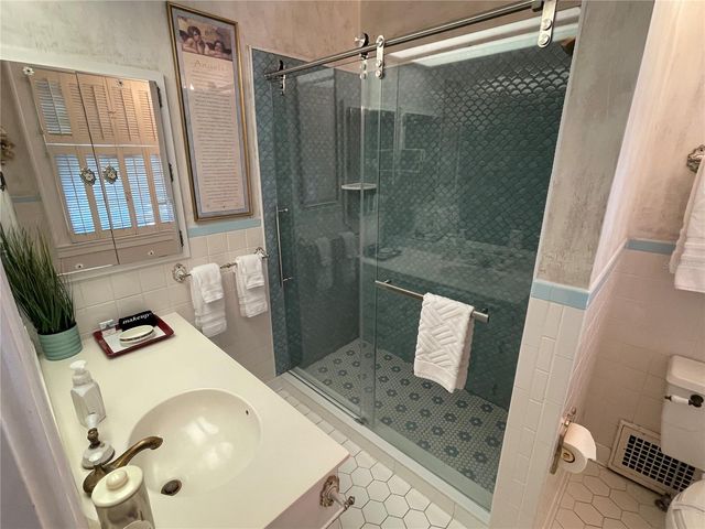 347 E 3RD AVENUE, Mount Dora, FL 32757