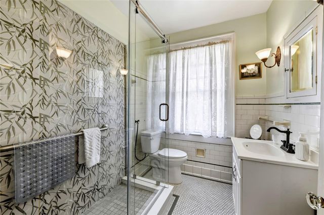 347 E 3RD AVENUE, Mount Dora, FL 32757