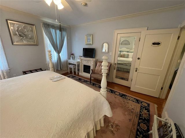 347 E 3RD AVENUE, Mount Dora, FL 32757