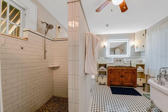 347 E 3RD AVENUE, Mount Dora, FL 32757