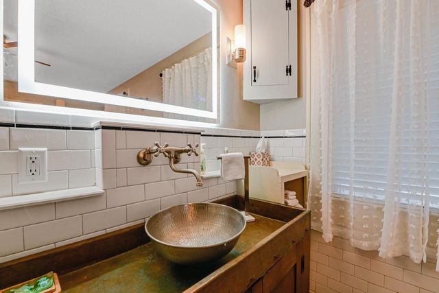 347 E 3RD AVENUE, Mount Dora, FL 32757