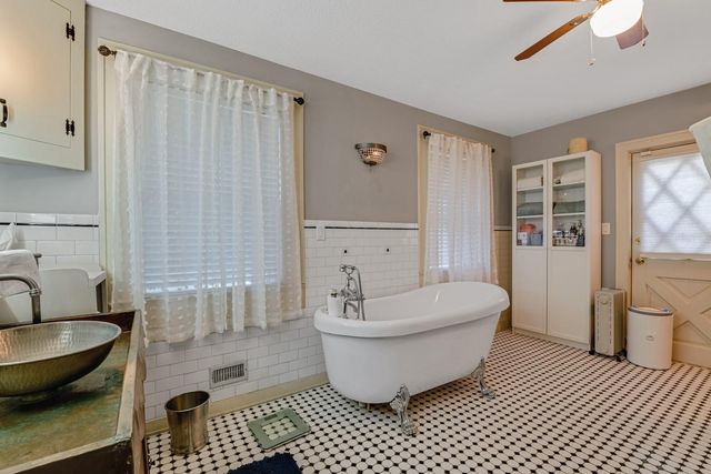 347 E 3RD AVENUE, Mount Dora, FL 32757